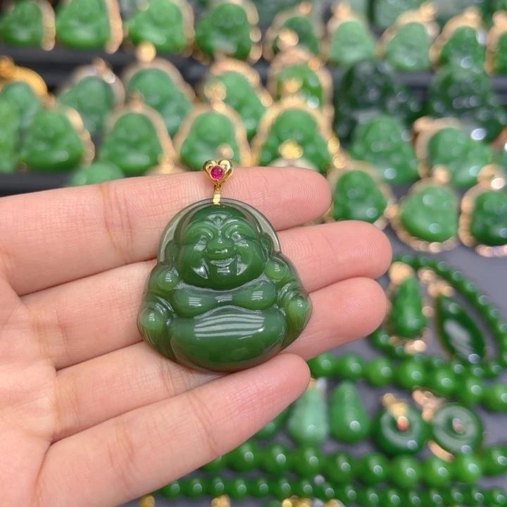 颈饰18K金镶嵌和田玉（碧玉）