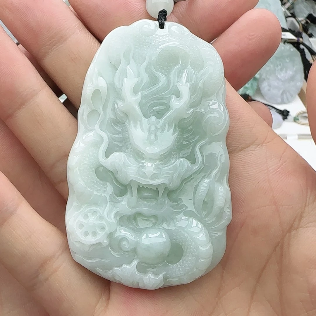 战***士翡翠未镶嵌颈饰翡翠