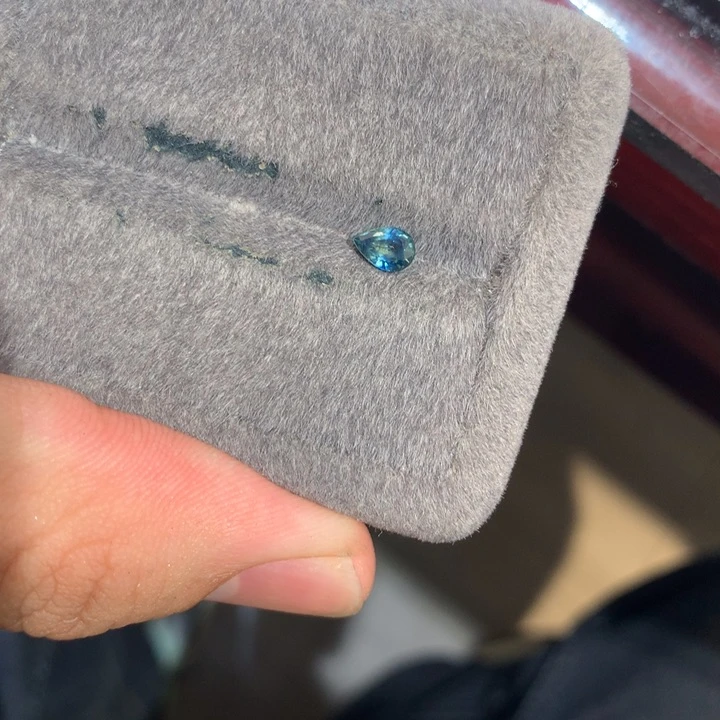 蓝宝石裸石未镶嵌1.2克拉