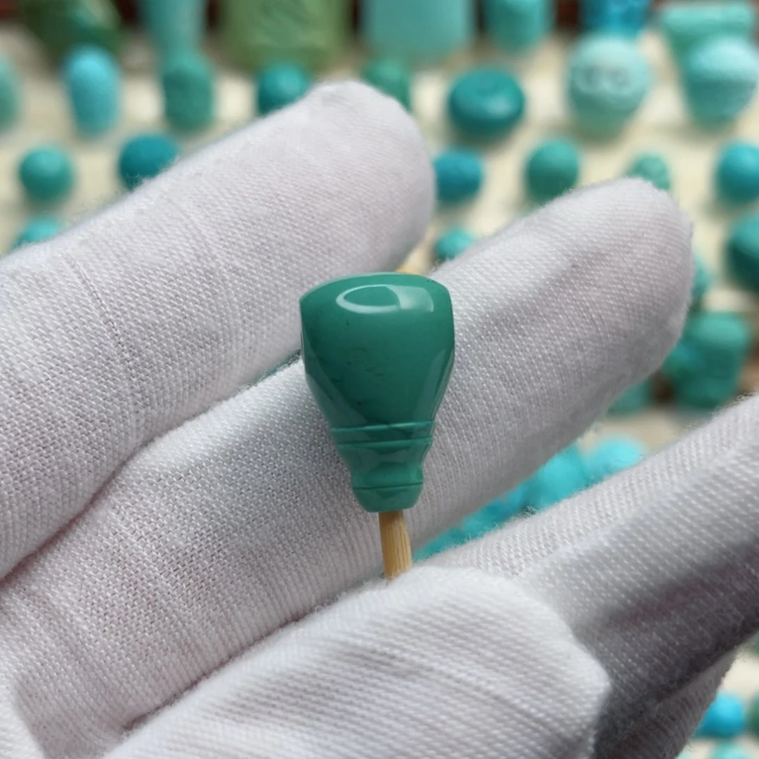 未镶嵌绿松石珠宝奇石