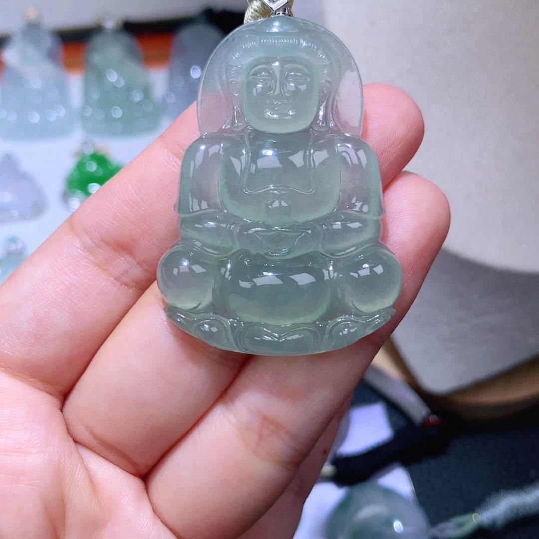 颈饰18K金镶嵌翡翠观音
