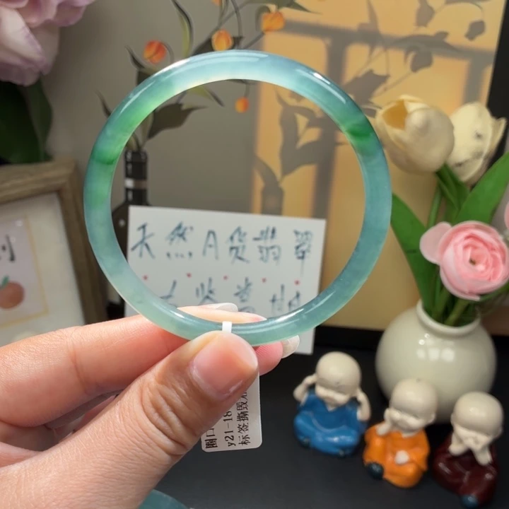 翡翠未镶嵌手镯冰晴底飘阳绿