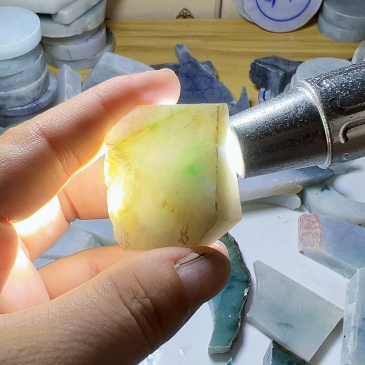 翡翠未镶嵌颈饰翡翠小料