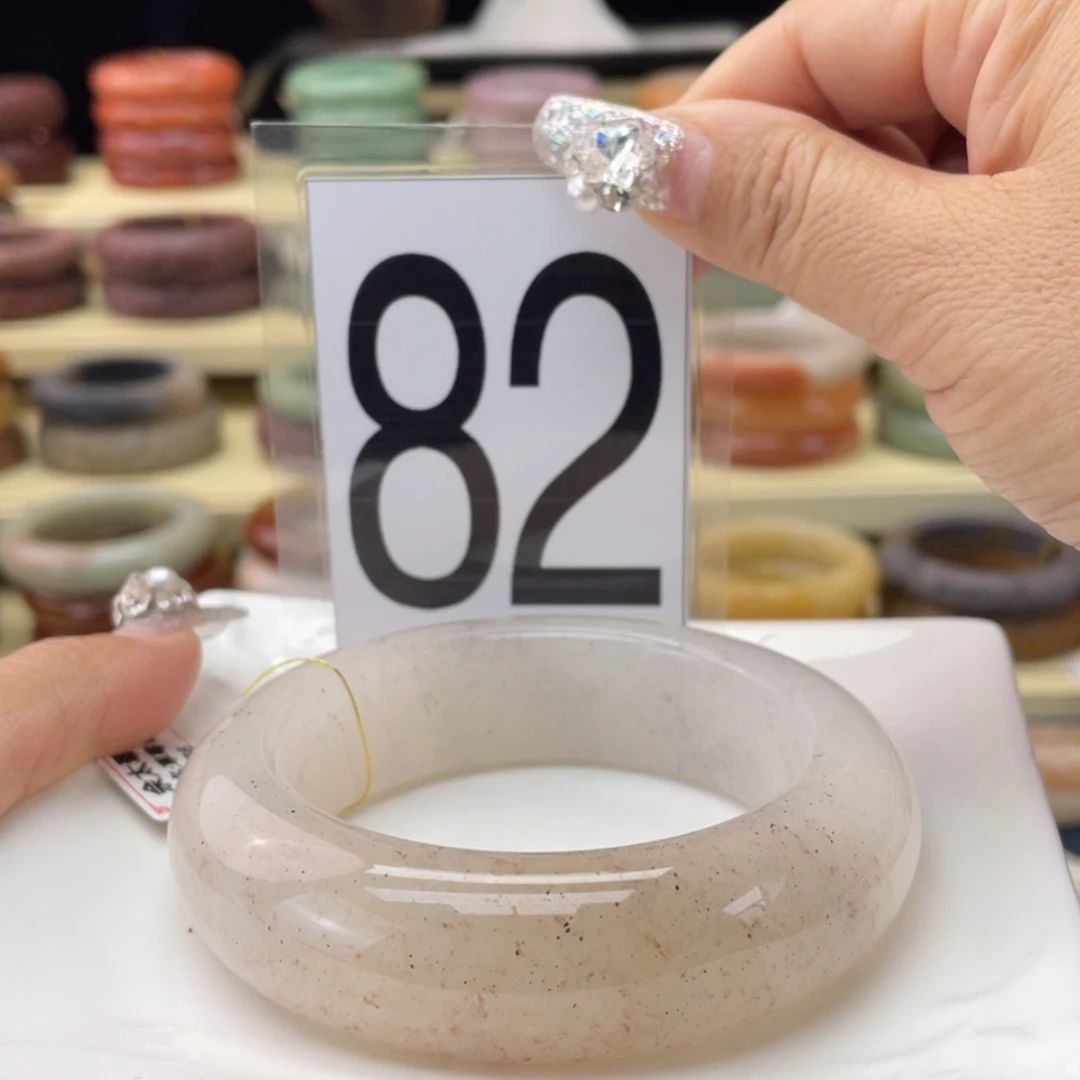 【闪购商品】石英质玉手镯未镶嵌