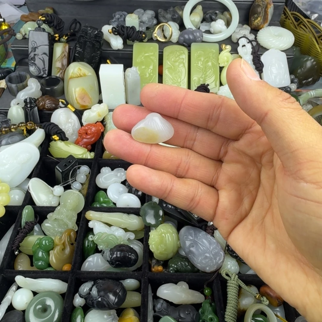 和田玉未镶嵌吊坠(不含链)