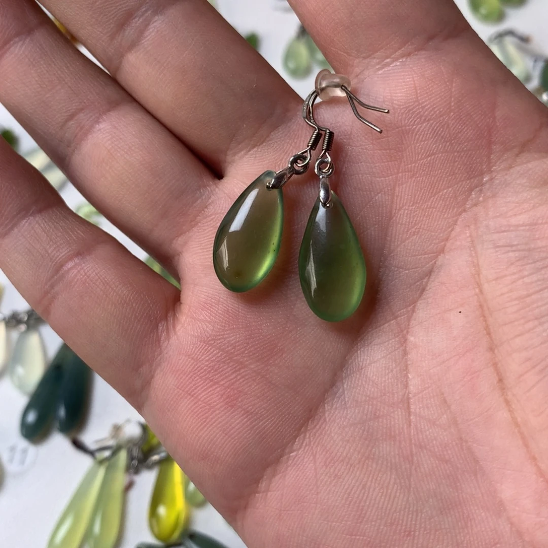 肥***查蛇纹石玉未镶嵌耳坠