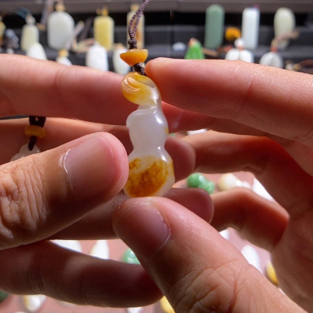 玩***头和田玉未镶嵌颈饰