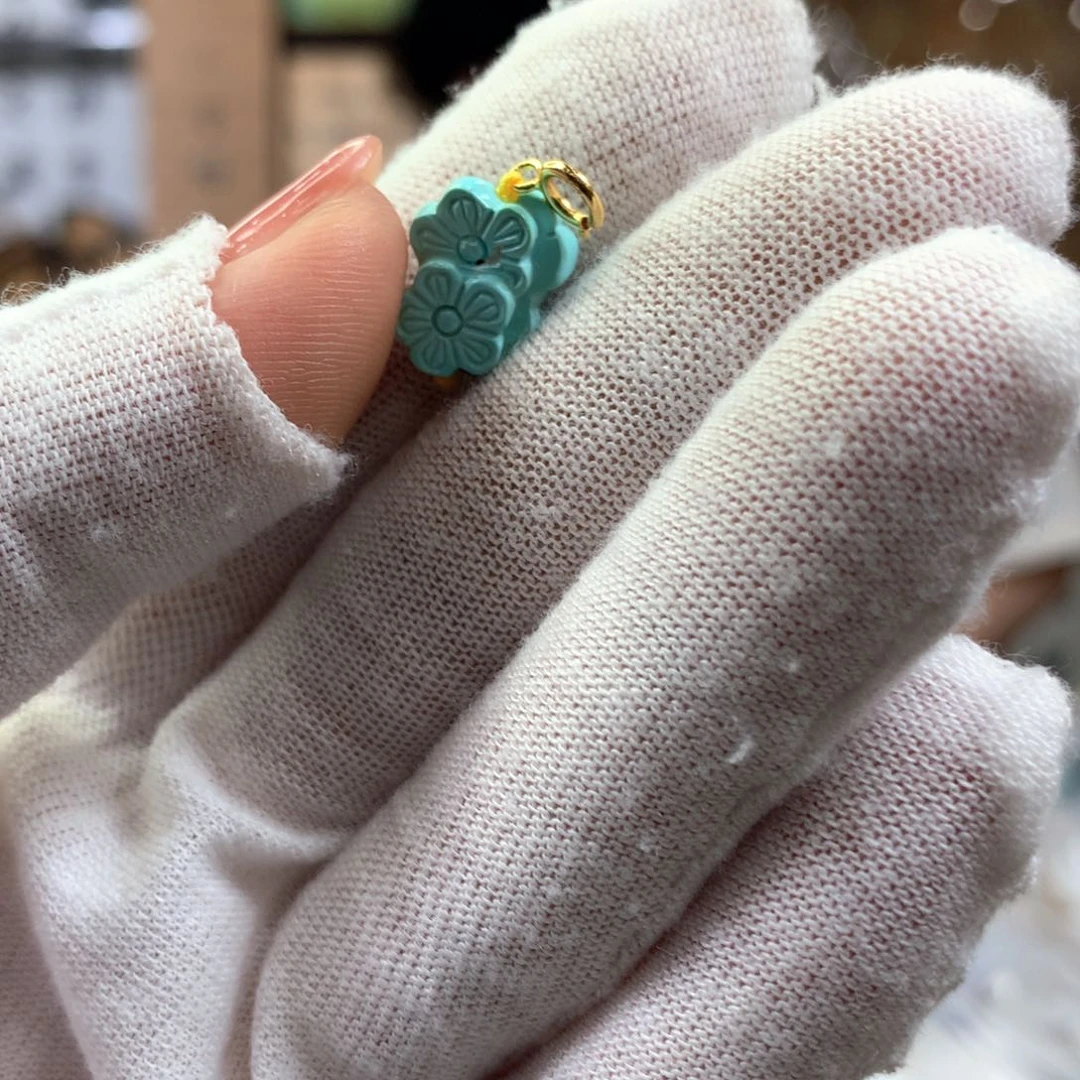 绿松石未镶嵌挂件