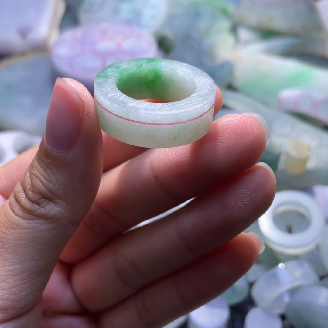 定制翡翠未镶嵌戒指