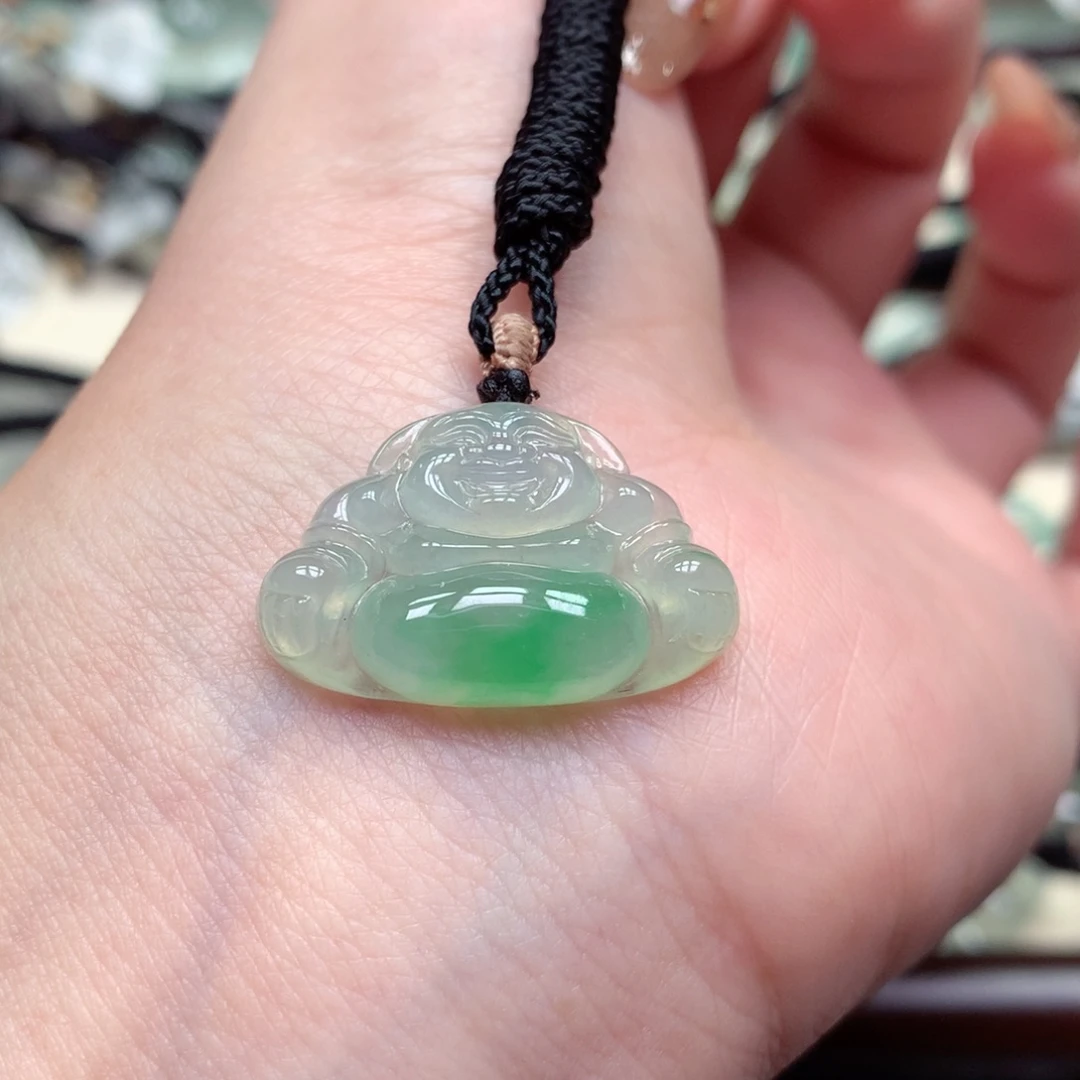 翡翠未镶嵌颈饰佛公