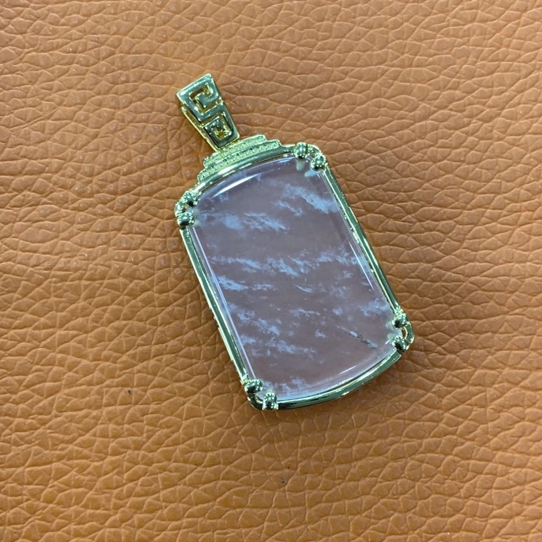 石英质玉吊坠(不含链)合金