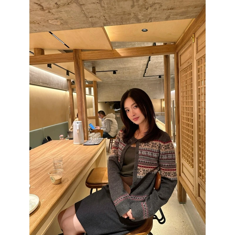 法式复古费尔岛撞色花纹毛衣针织开衫女秋季休闲百搭显瘦半身裙子