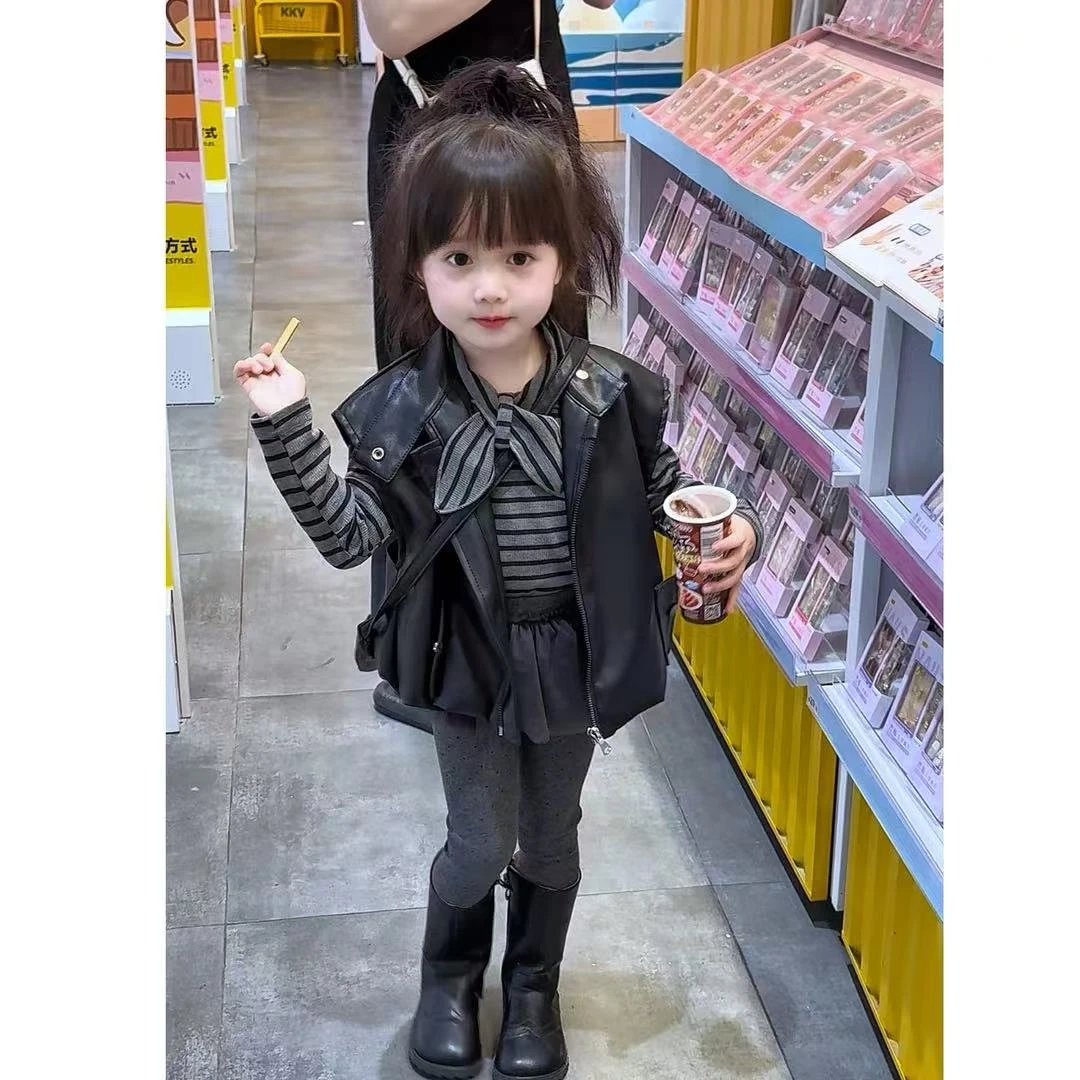 女宝春秋季又酷又飒套装2025新款儿童洋气皮衣马甲条纹上衣屁帘裤