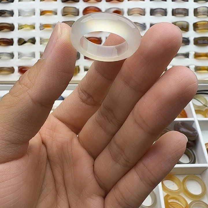 玛瑙/玉髓未镶嵌戒圈18圈