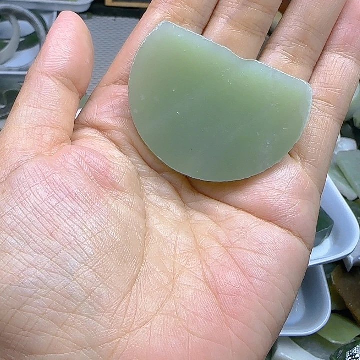 用***8和田玉未镶嵌珠宝半成品