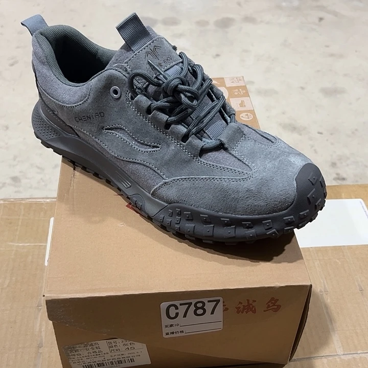 编码787号。45码防砸防刺劳保鞋。