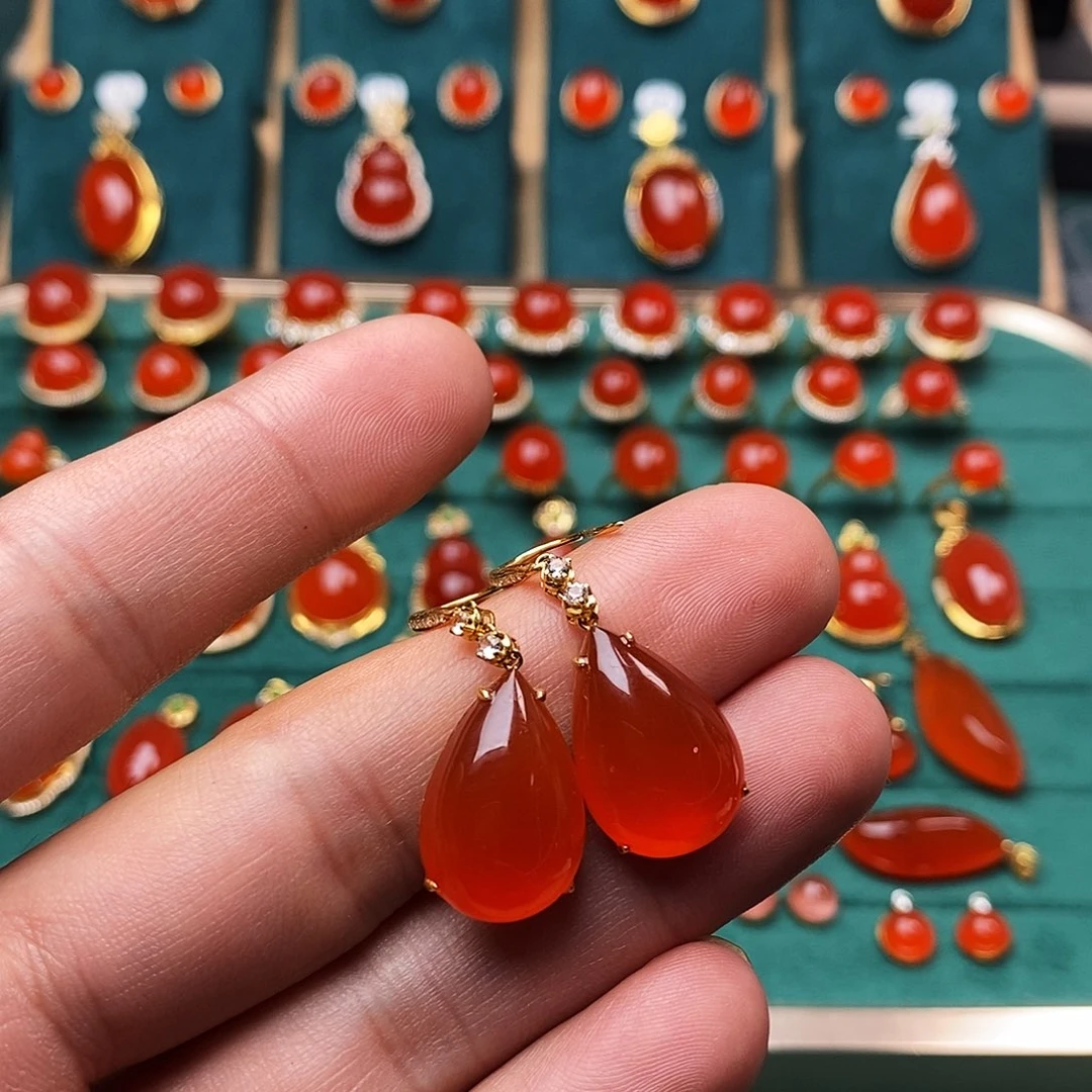 南红玛瑙耳饰18K金镶嵌s**w