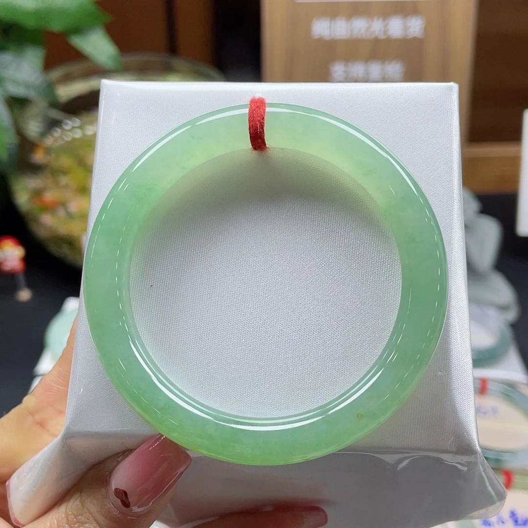 翡翠手镯未镶嵌100 号链接
