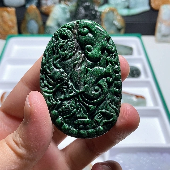 翡翠未镶嵌颈饰翡翠a货