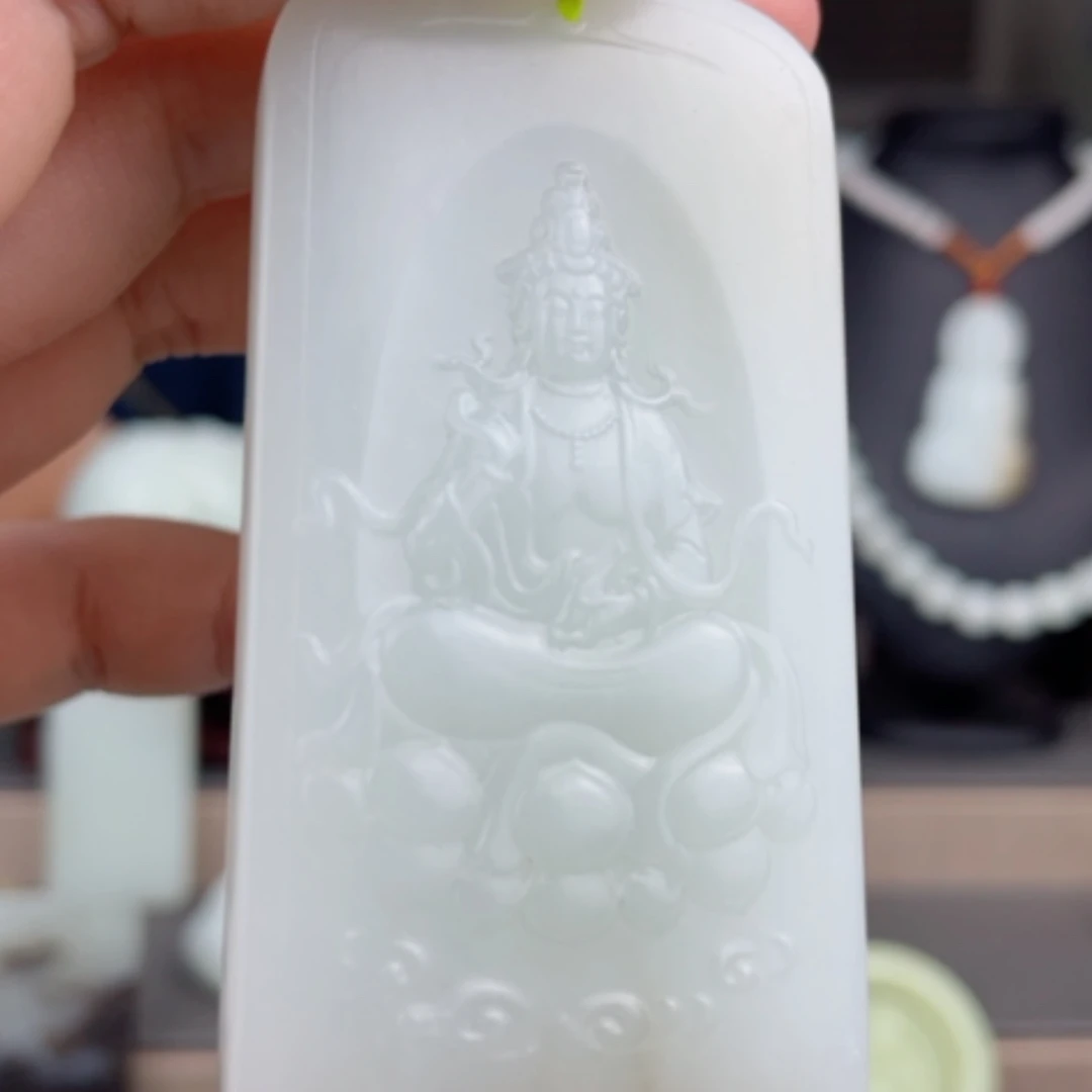 【闪购商品】颈饰未镶嵌和田玉