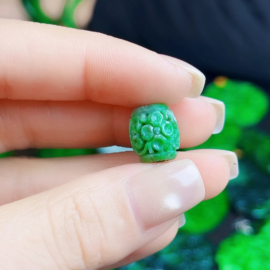 颈饰未镶嵌翡翠多样性