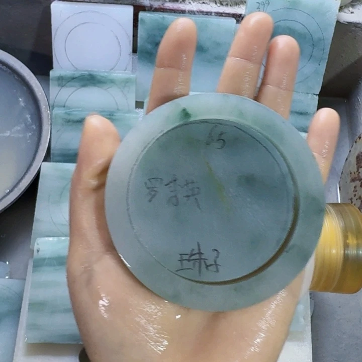 罗***英未镶嵌定制石英质玉（天山翠）手镯手镯定制65款