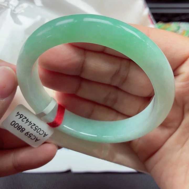 翡翠未镶嵌手镯天然缅甸A货翡翠（完美）