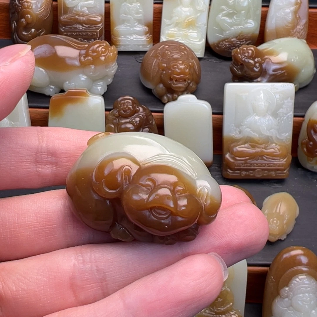 和田玉未镶嵌颈饰