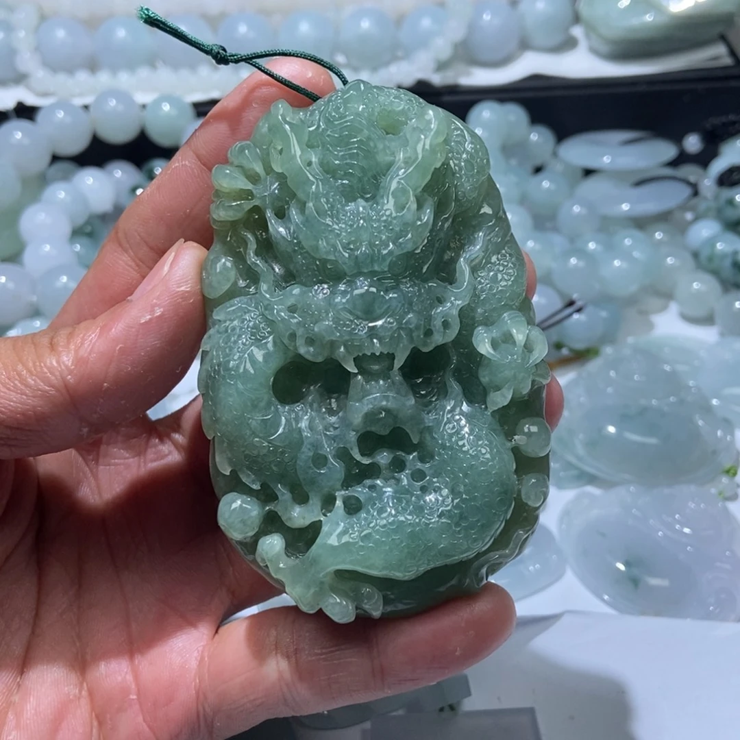 定制翡翠未镶嵌龙牌