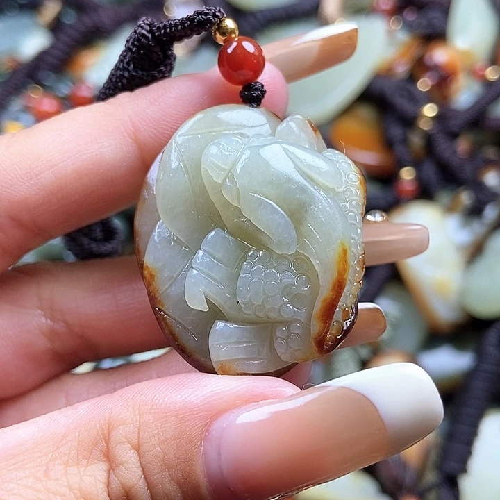 和田玉颈饰未镶嵌