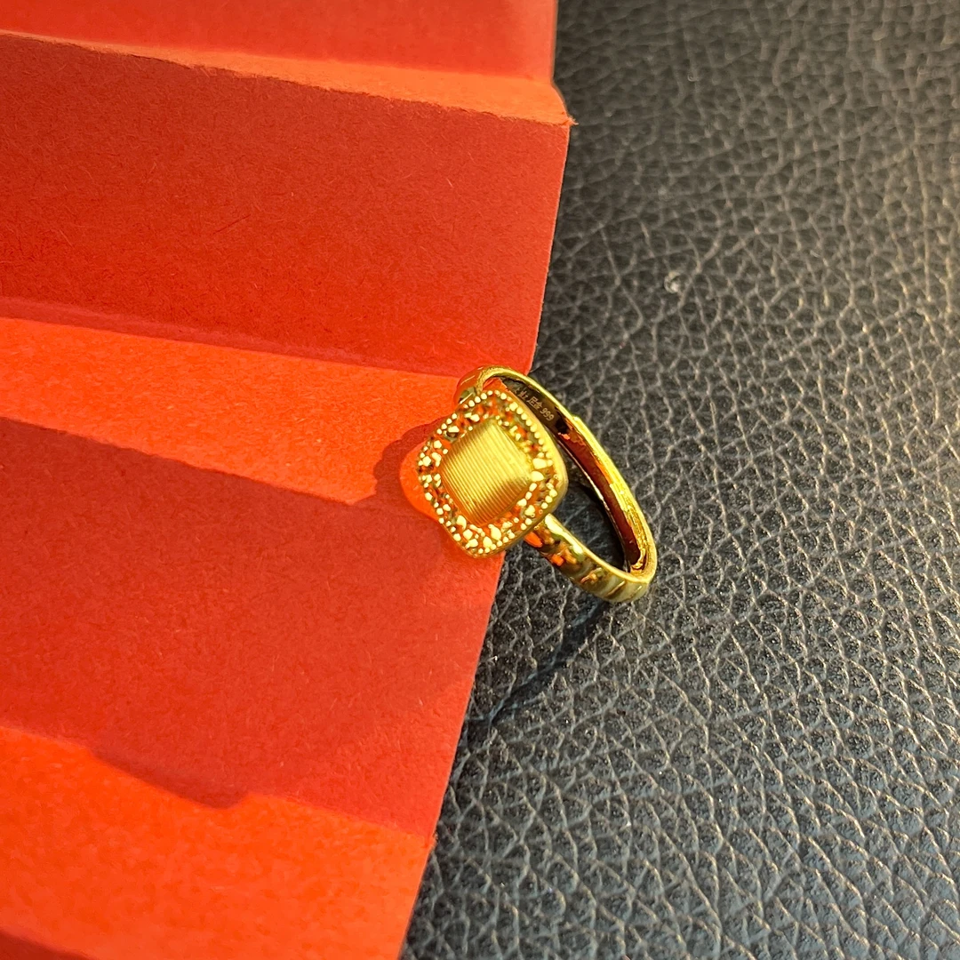 Chow Tai Seng/周大生足金月见方糖戒指送女友订婚戒指送礼物