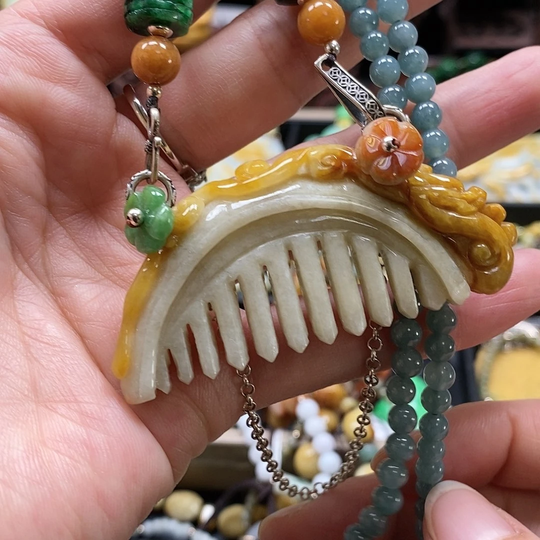 翡翠颈饰未镶嵌翡翠