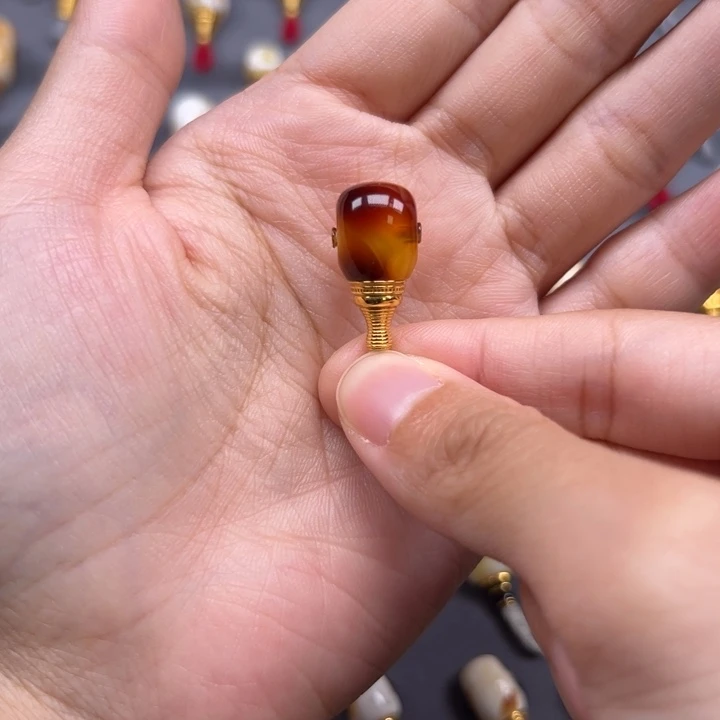 琥珀未镶嵌裸石10.2mm