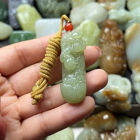 颈饰未镶嵌和田玉