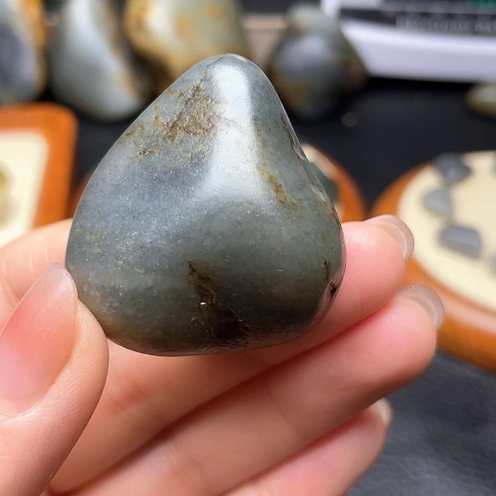 和田玉颈饰未镶嵌5