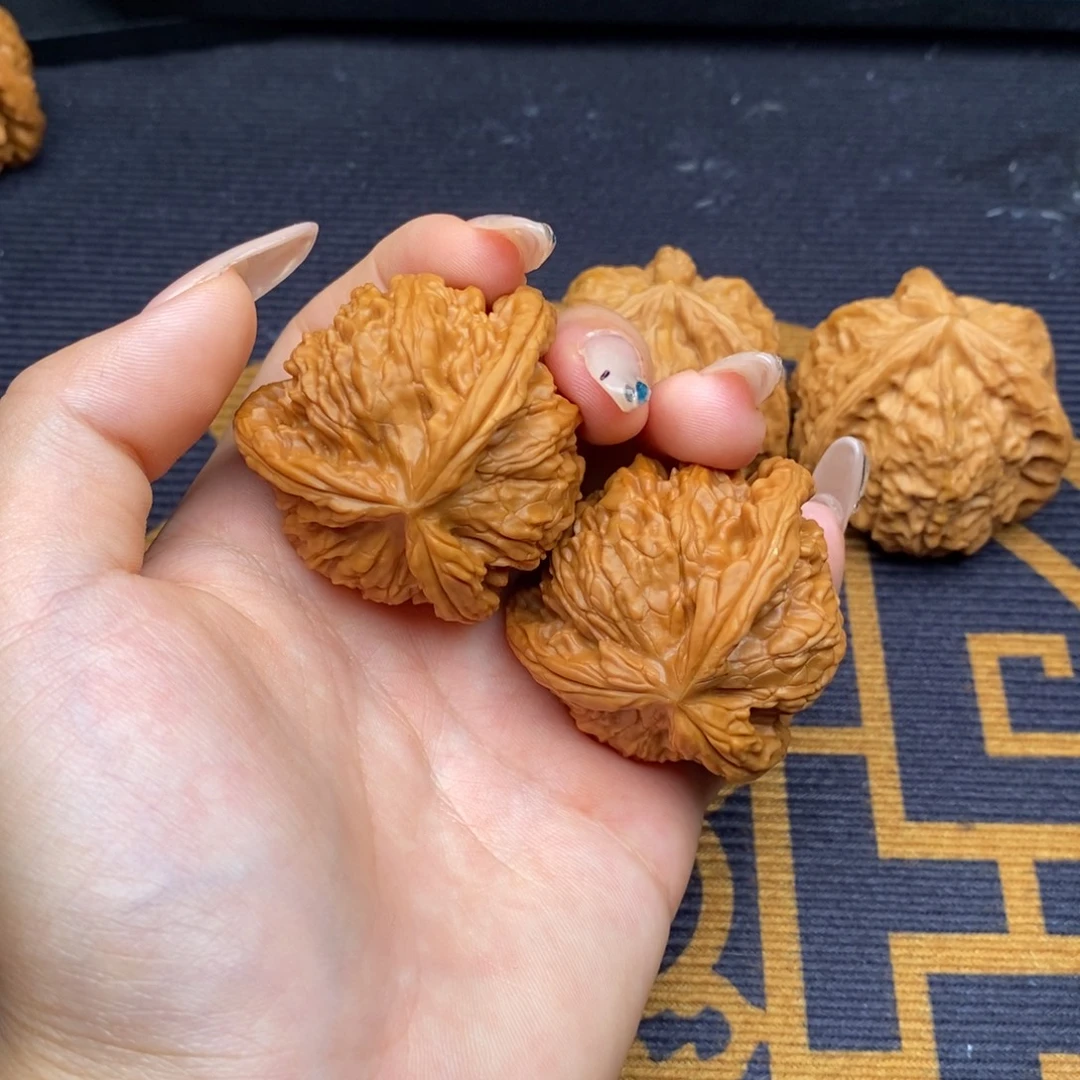 吃***马文玩核桃吊坠白狮子