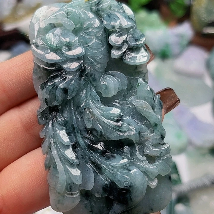 翡翠未镶嵌颈饰挂件