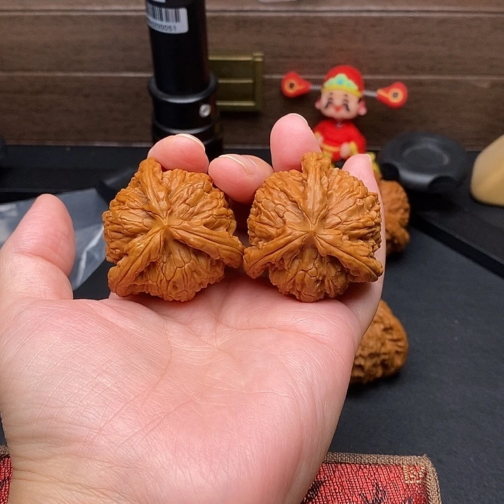****张把件文玩核桃白奔
