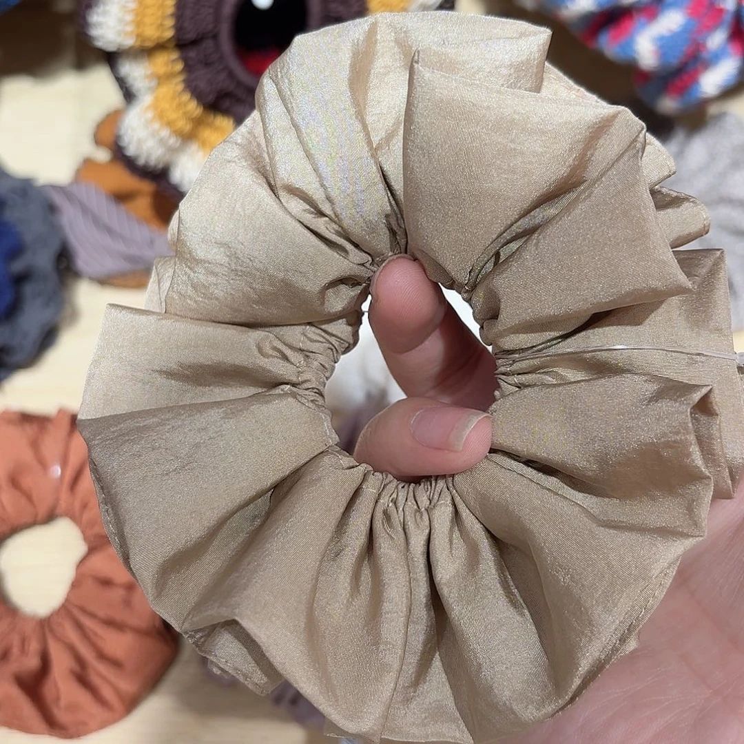 布艺非金属香槟色发圈