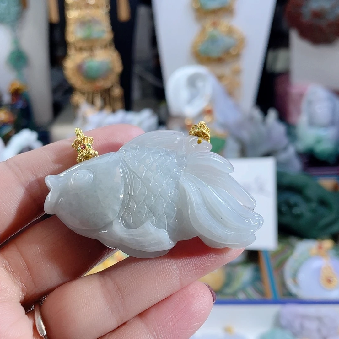 翡翠颈饰未镶嵌翡翠鱼