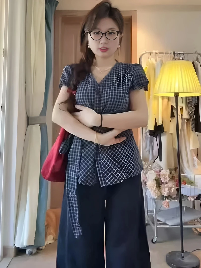 9923大码复古格纹蕾丝边v领短袖衬衫女夏季胖mm显瘦绑带掐腰上衣