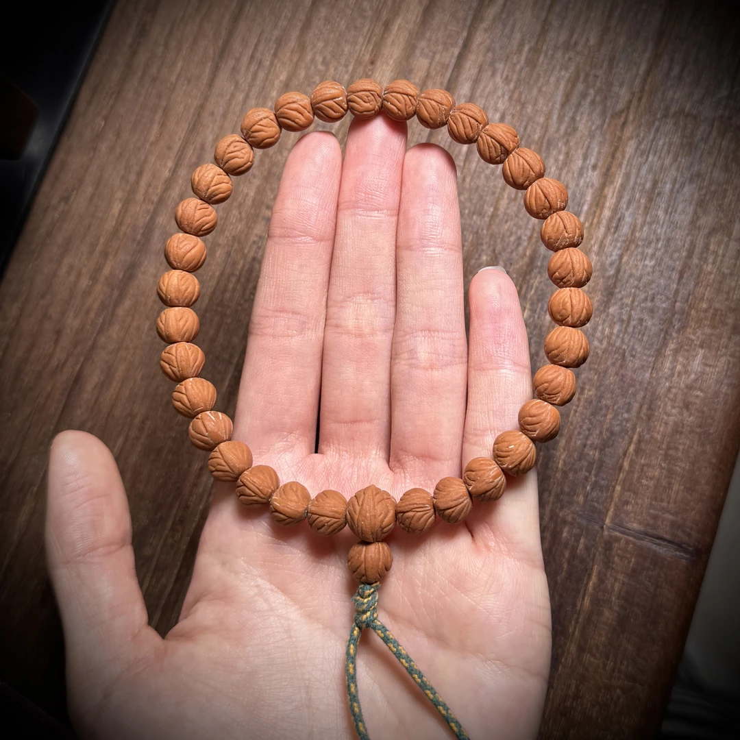 【原皮精工水晶皮小奶豆手持】秦岭龙纹桃核野生籽小尺寸男女款手持