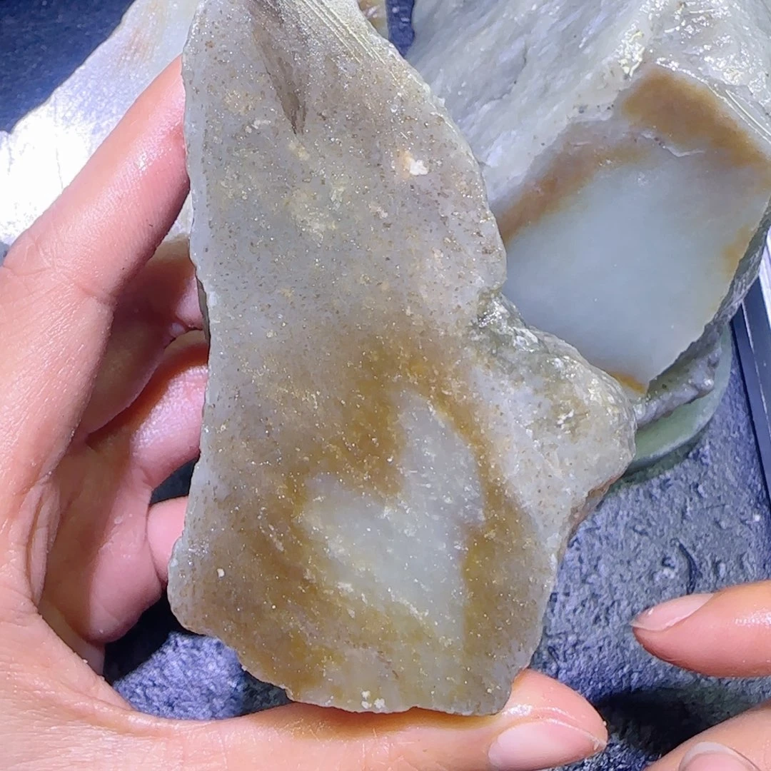 和田玉未镶嵌珠宝半成品