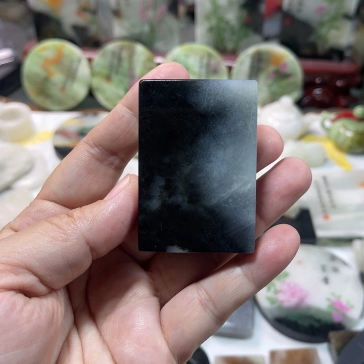 独山玉未镶嵌颈饰