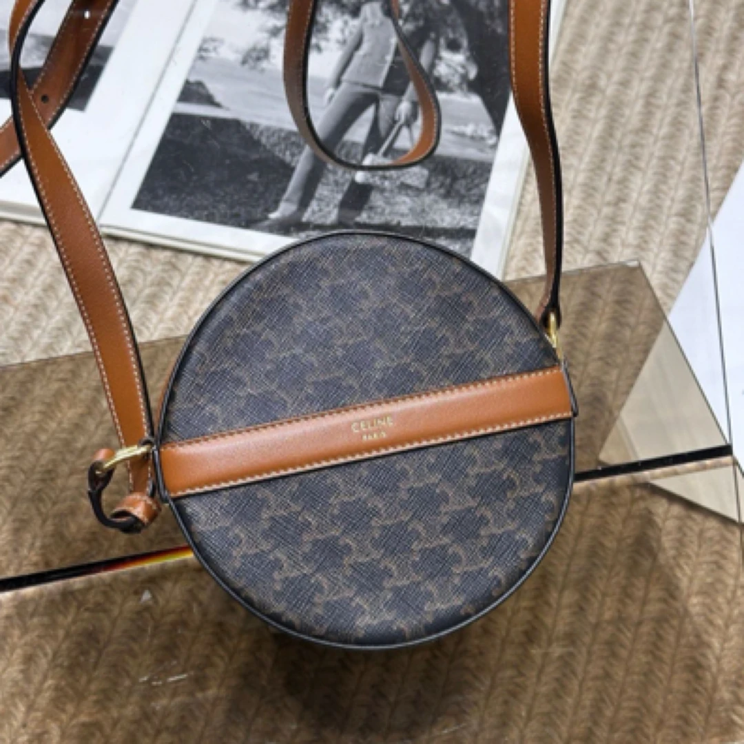 99新 Celine/思琳 经典老花圆饼包