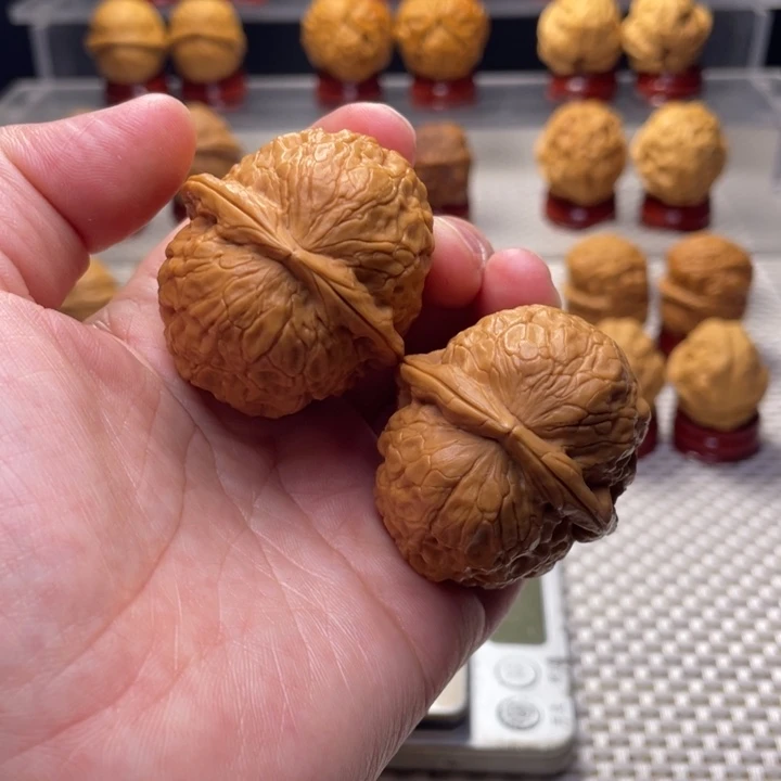 文玩核桃把件15九五玄铁