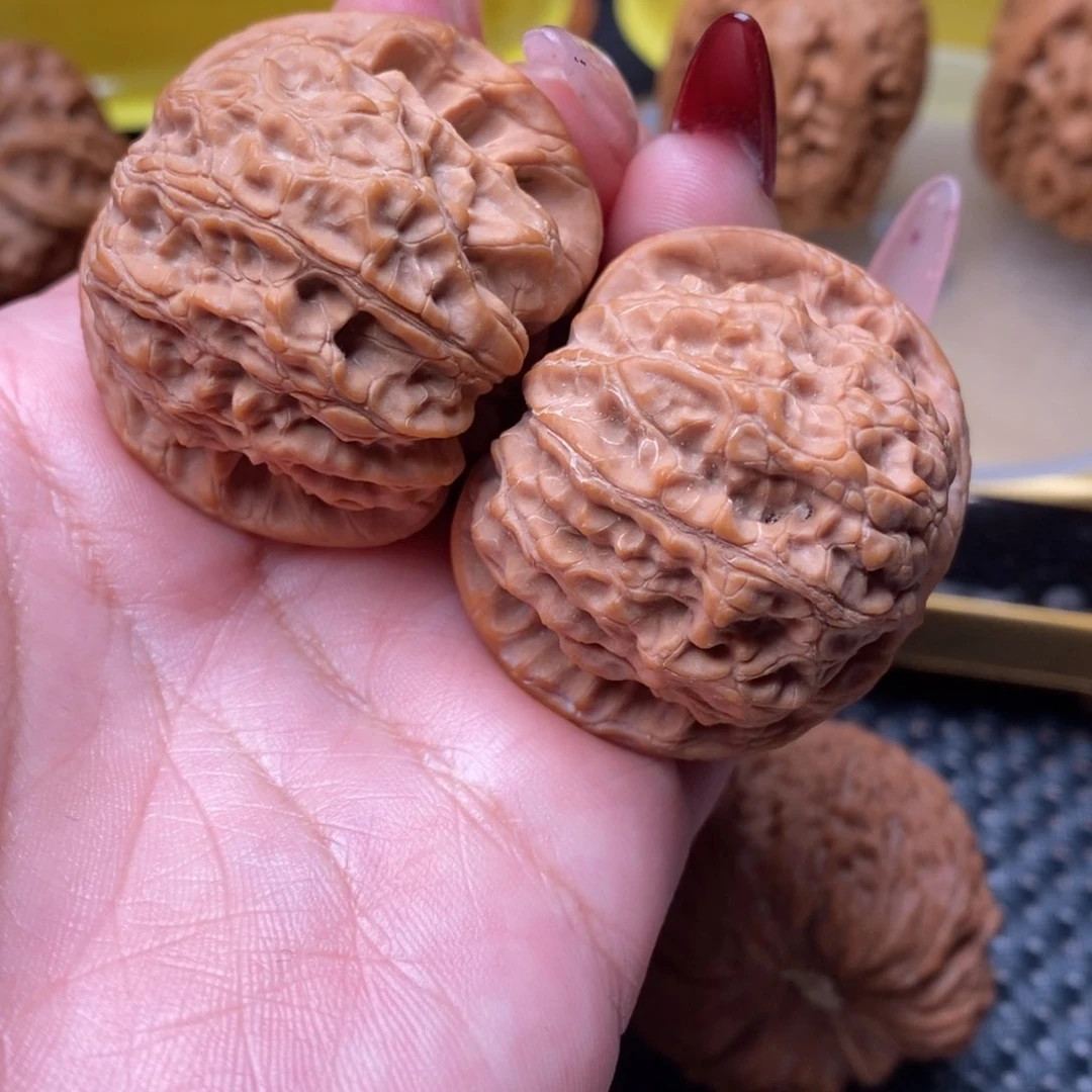 文玩核桃吊坠血麒麟39