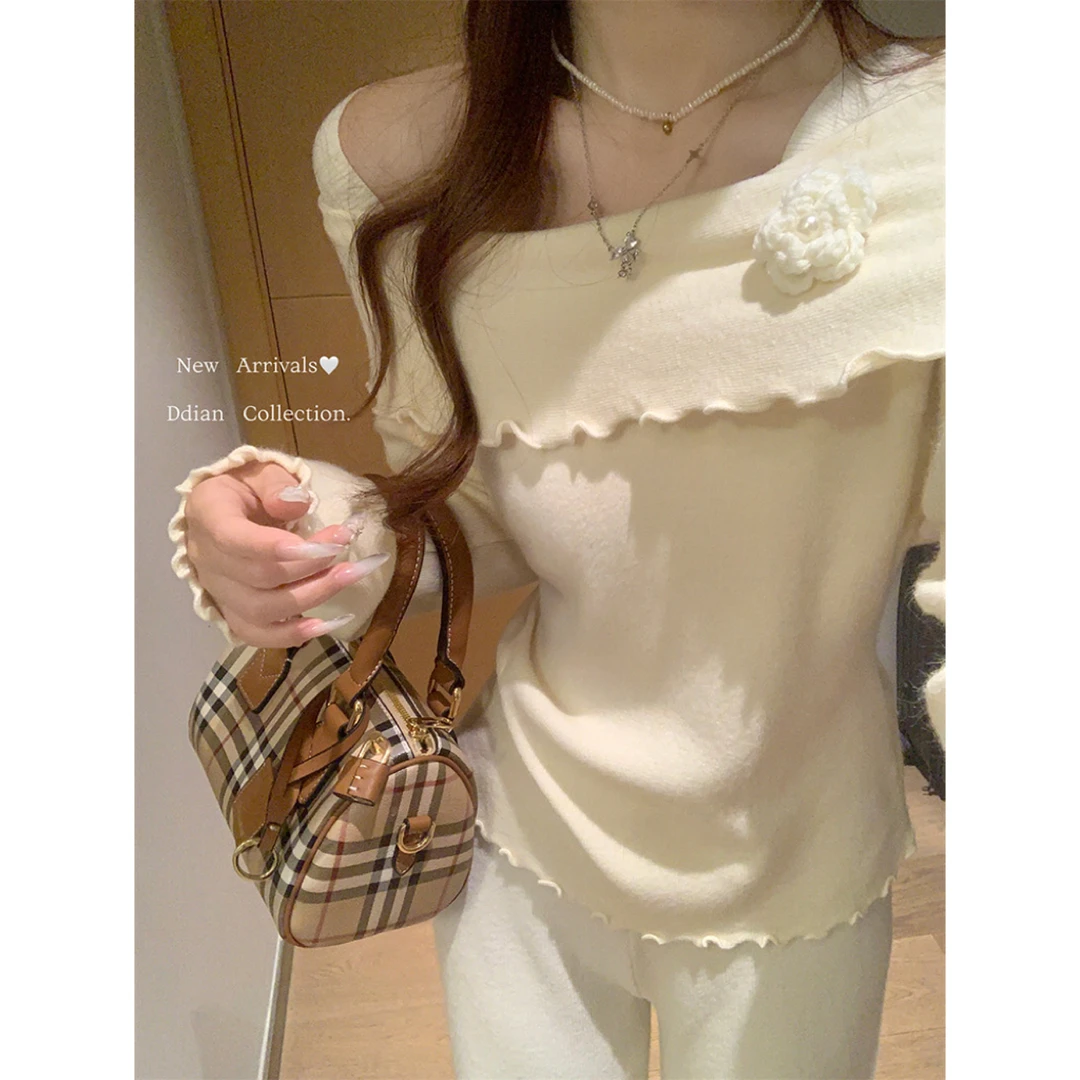 #9013安可拉新年红色花朵一字肩针织衫长袖女秋冬修身打底上衣