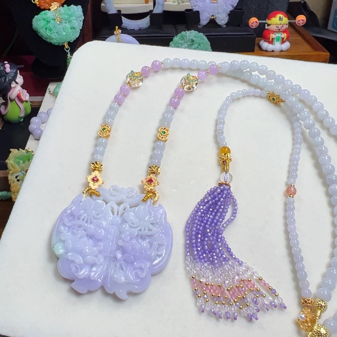 翡翠未镶嵌毛衣链蝴蝶