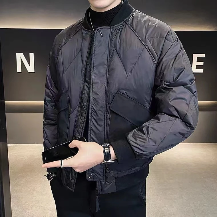 【拼接羽绒服】8801-冬季加厚菱形格大口袋棒球领羽绒服W